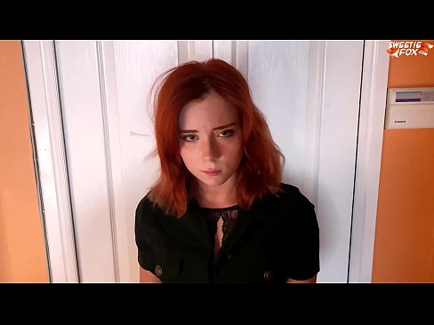 ❤️ Penjaga Keamanan Menghukum Wanita Cantik karena Mengutil - Cum Di Mulut ❤️ Video seks pada kami id.ladyxxxporno.ru